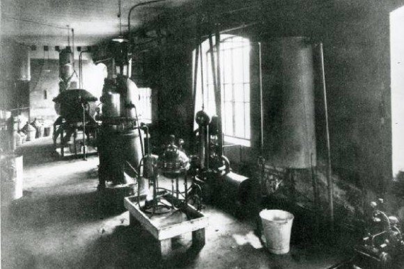 1933: Raw materials synthesis